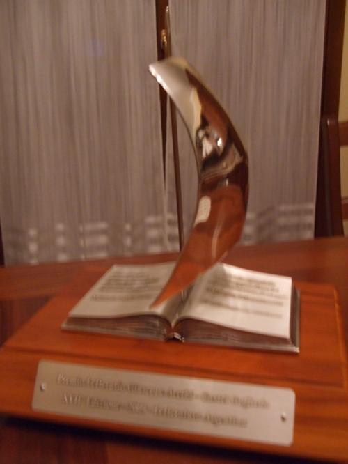 "La vela" trofeo ufficiale del Premio Speciale per la letteratura di viaggio